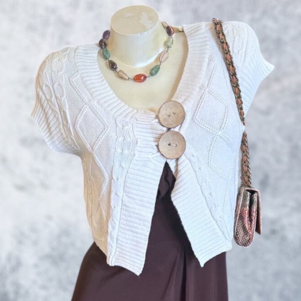 Vintage Y2K Boho Buttoned Cable Knit Sweater Vest Top